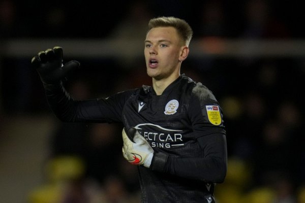 富牛网 表现出色! 对阵拜仁, 阿森纳外租门将卡尔-海因贡献8次扑救